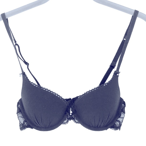 Victoria’s Bundle of 4 Bras - Picture 2 of 13